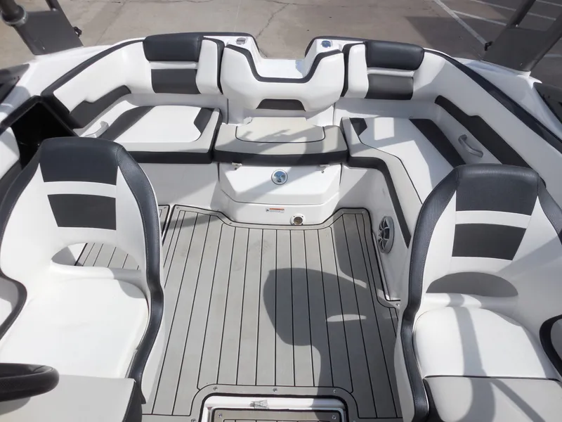 Slide: The Image of Yamaha 195S 2020 - 20