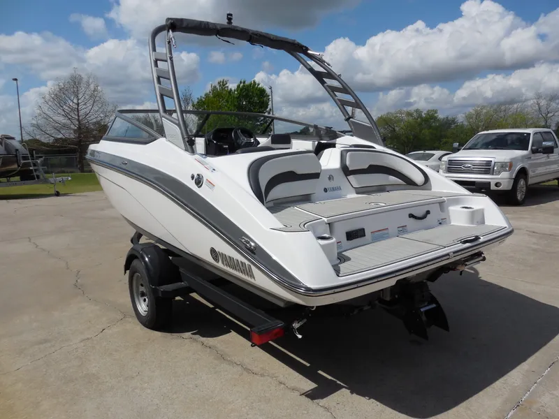 Slide: The Image of Yamaha 195S 2020 - 4