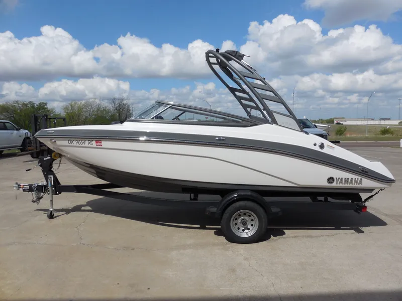 Slide: The Image of Yamaha 195S 2020 - 5