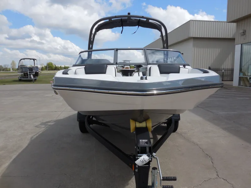 Slide: The Image of Yamaha 195S 2020 - 7