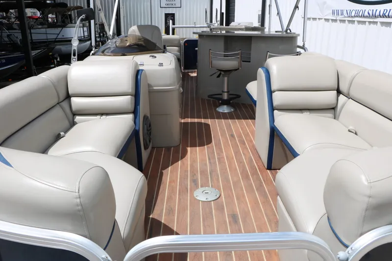 Slide: The Image of Berkshire 230E 2014 - 18