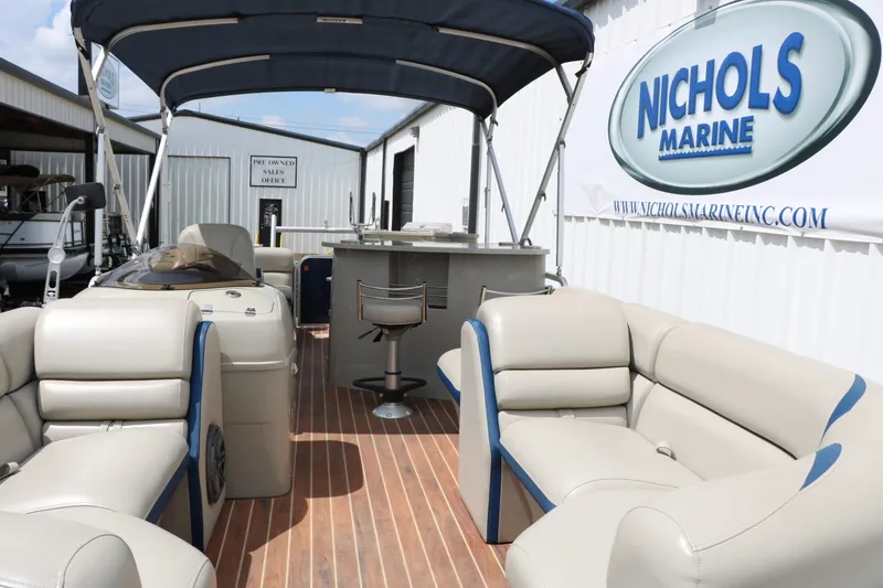 Slide: The Image of Berkshire 230E 2014 - 20