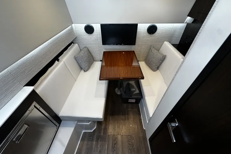 Slide: The Image of Cruisers Yachts 34 GLS South Beach Outboard 2025 - 48