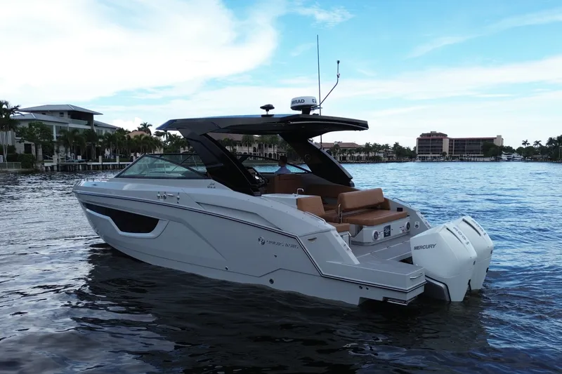 Slide: The Image of Cruisers Yachts 34 GLS South Beach Outboard 2025 - 6