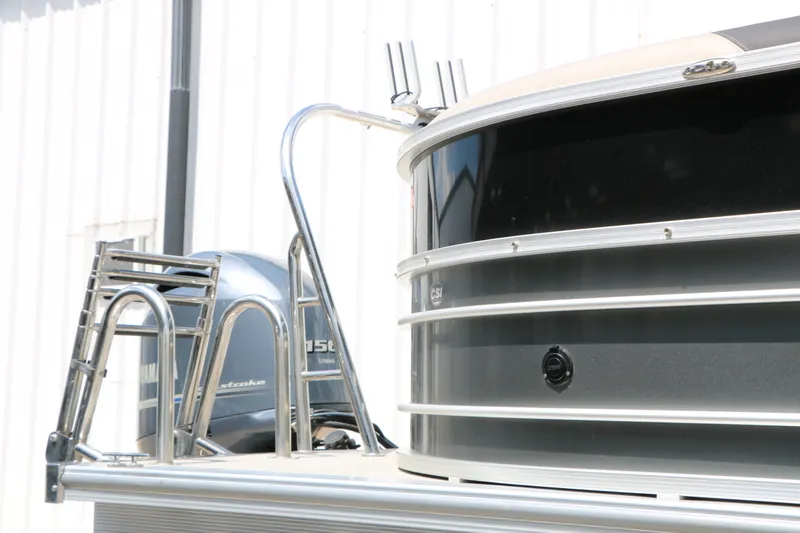 Slide: The Image of Trifecta 24 RF Le 2020 - 17