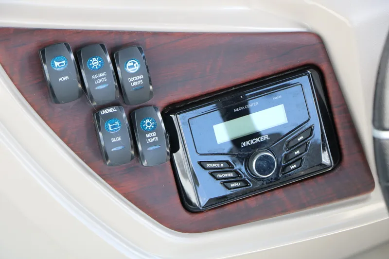 Slide: The Image of Trifecta 24 RF Le 2020 - 38