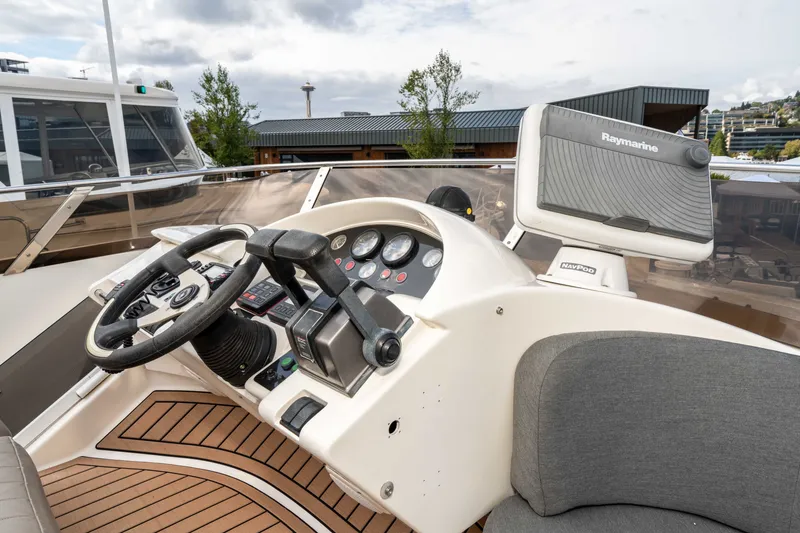 Slide: The Image of Viking 56 Sport Cruiser 1997 - 14