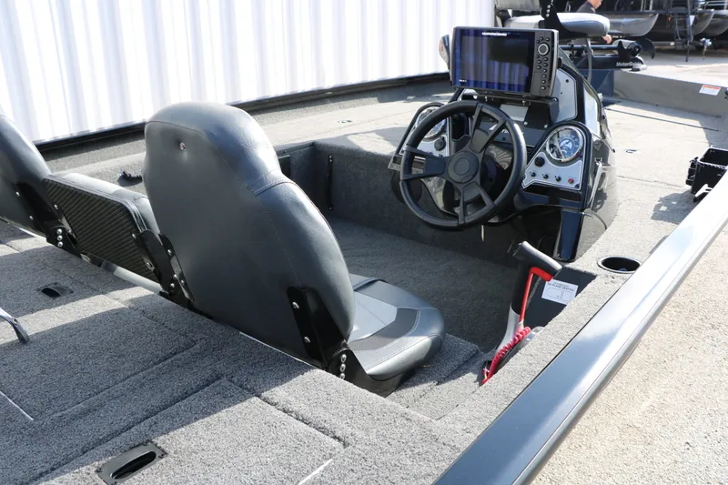 Slide: The Image of Lowe 175C Stinger 2020 - 11