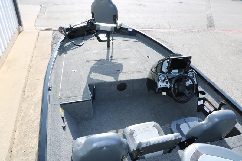 Slide: The Image of Lowe 175C Stinger 2020 - 15