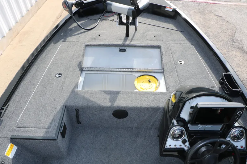 Slide: The Image of Lowe 175C Stinger 2020 - 21