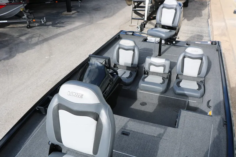 Slide: The Image of Lowe 175C Stinger 2020 - 24