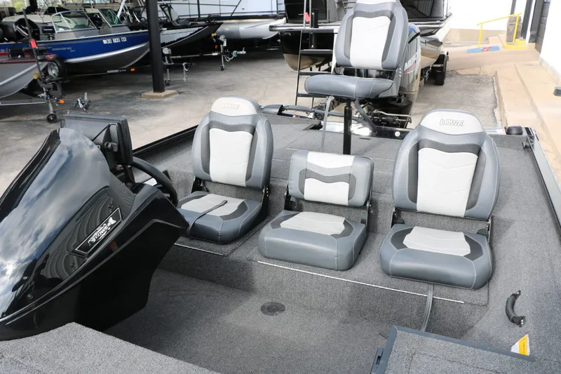 Slide: The Image of Lowe 175C Stinger 2020 - 26