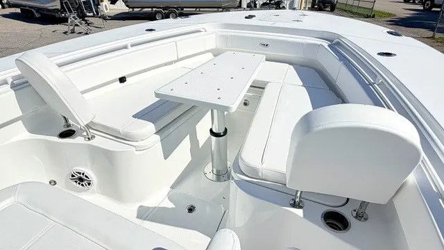 Slide: The Image of Sea Hunt Ultra 285 SE 2027 - 24