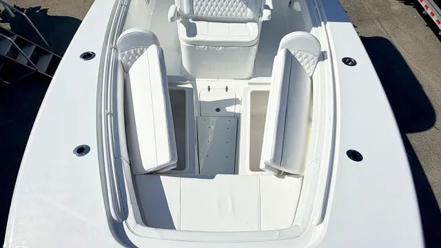 Slide: The Image of Sea Hunt Ultra 285 SE 2027 - 28