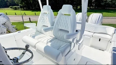 Slide: The Image of Sea Hunt Ultra 285 SE 2027 - 15