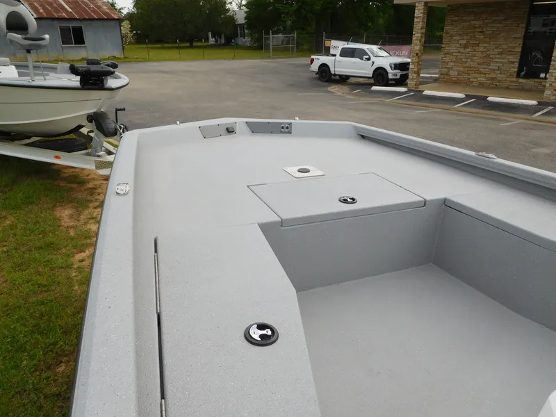 Slide: The Image of Vexus DEFENDER 201 2026 - 15