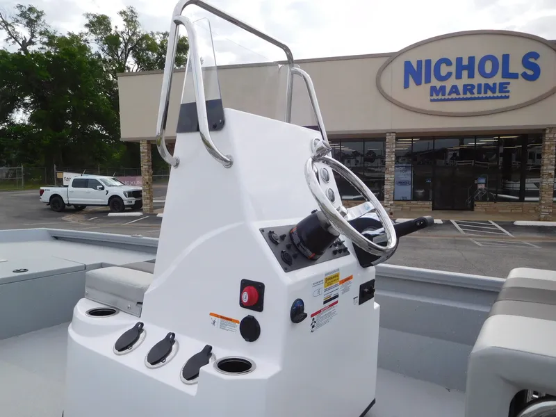 Slide: The Image of Vexus DEFENDER 201 2026 - 7