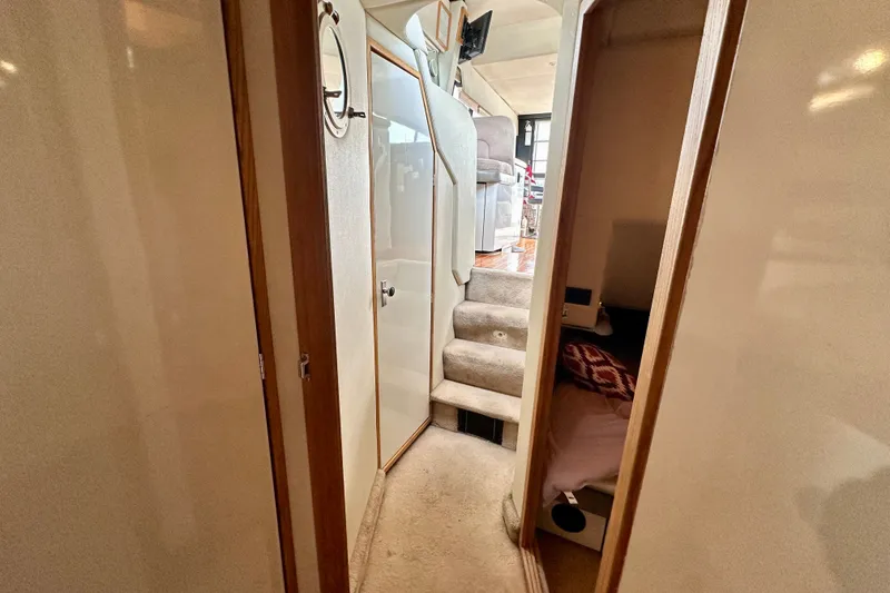 Slide: The Image of Bayliner 4388 Motoryacht 1994 - 19