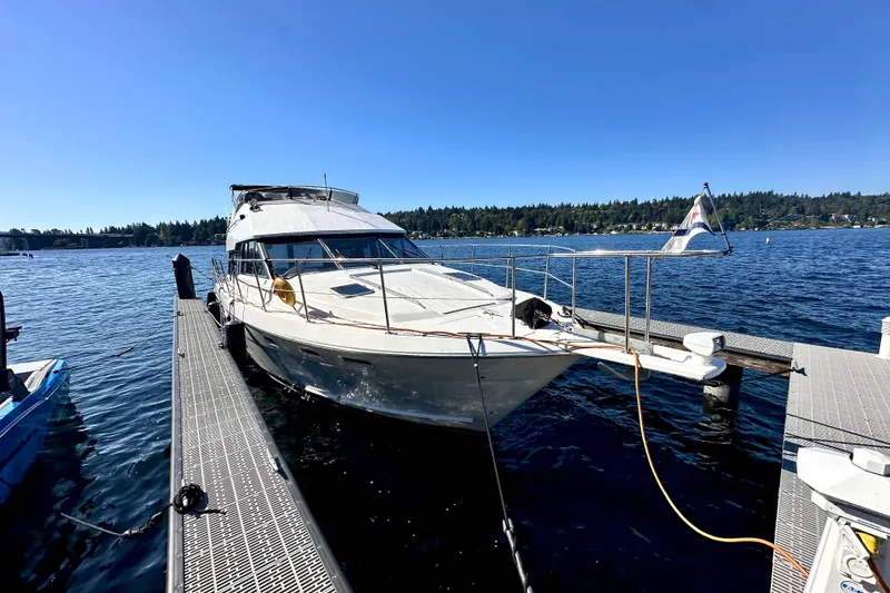 Slide: The Image of Bayliner 4388 Motoryacht 1994 - 5