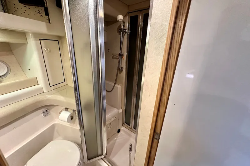 Slide: The Image of Bayliner 4388 Motoryacht 1994 - 18