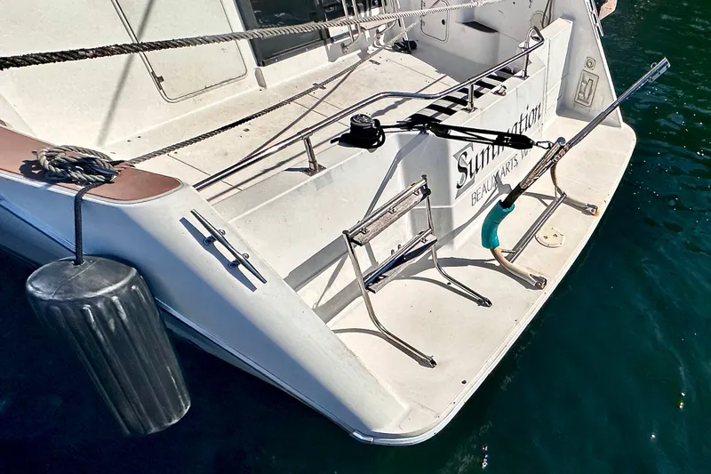 Slide: The Image of Bayliner 4388 Motoryacht 1994 - 6