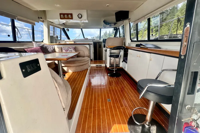 Slide: The Image of Bayliner 4388 Motoryacht 1994 - 8