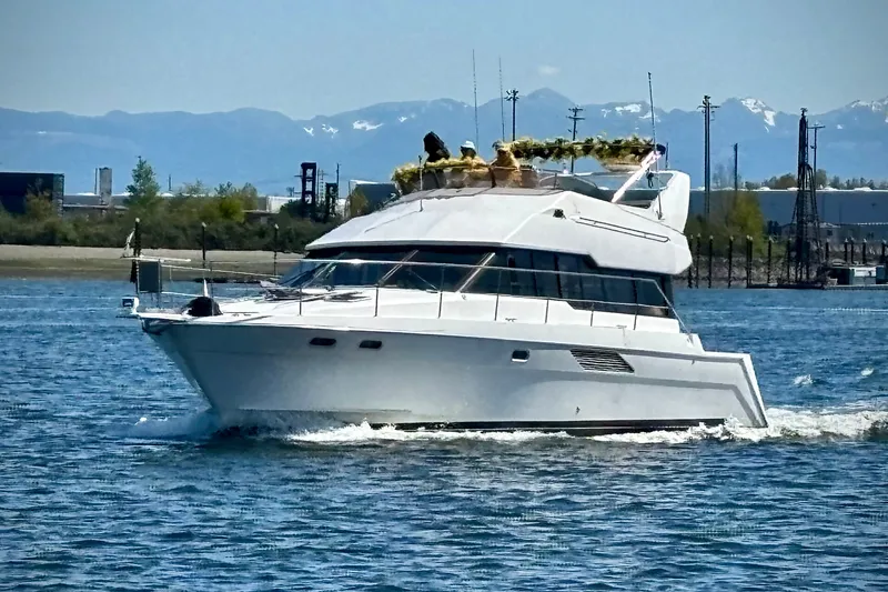 Slide: The Image of Bayliner 4388 Motoryacht 1994 - 0