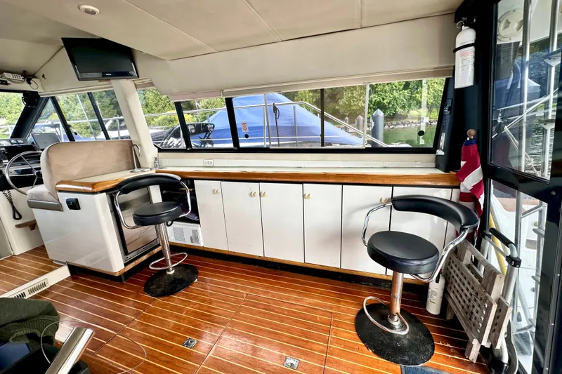 Slide: The Image of Bayliner 4388 Motoryacht 1994 - 10