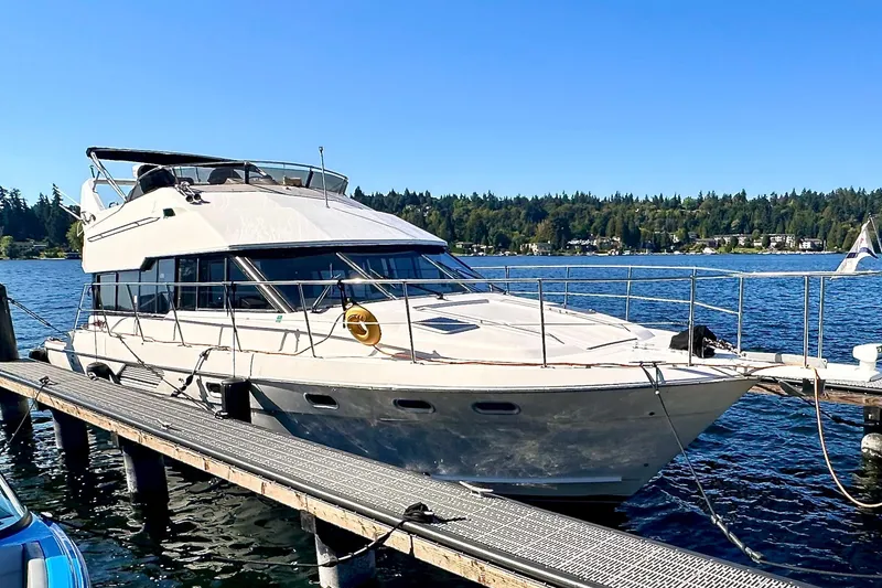 Slide: The Image of Bayliner 4388 Motoryacht 1994 - 2