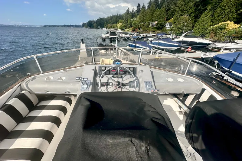 Slide: The Image of Bayliner 4388 Motoryacht 1994 - 23
