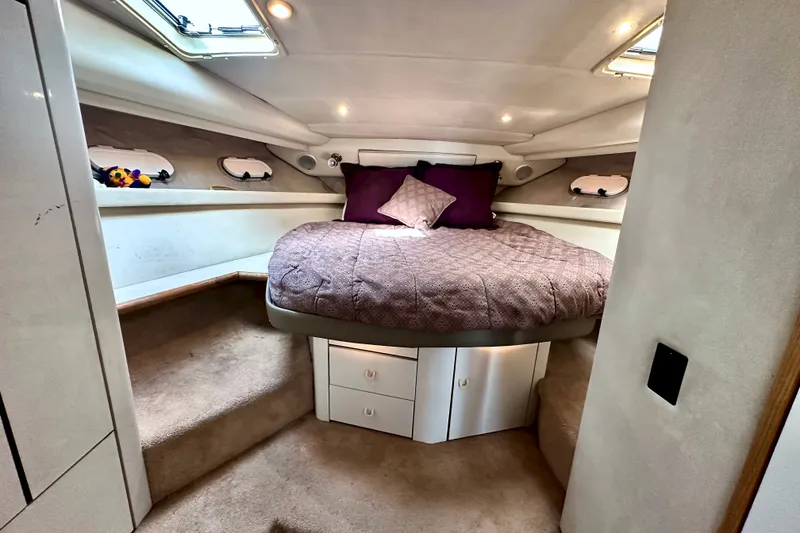Slide: The Image of Bayliner 4388 Motoryacht 1994 - 15