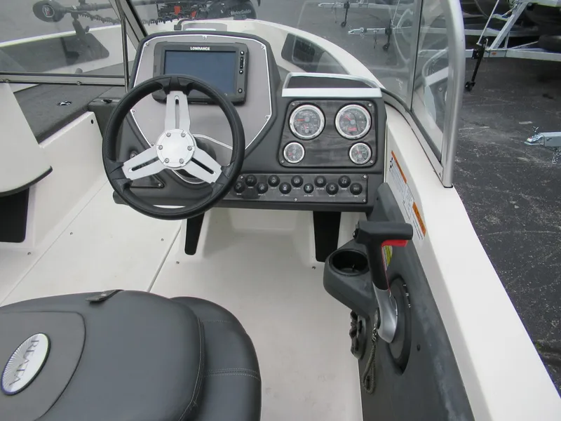 Slide: The Image of Ranger 1850LS 2015 - 14