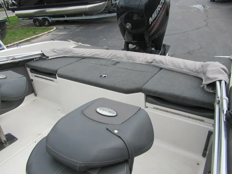 Slide: The Image of Ranger 1850LS 2015 - 2