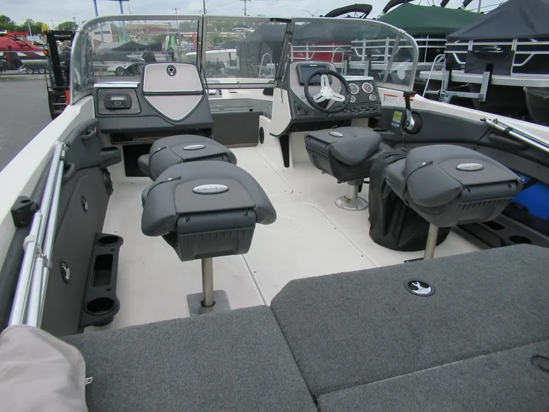 Slide: The Image of Ranger 1850LS 2015 - 3