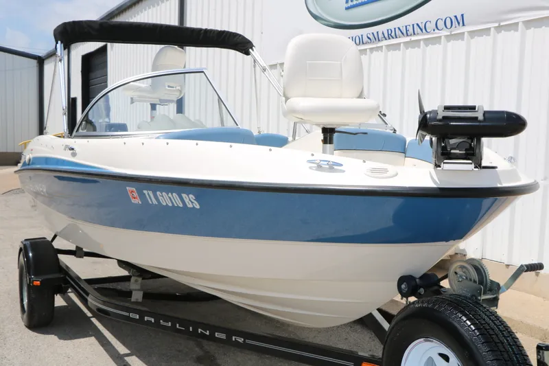 Slide: The Image of Bayliner 184 Fish &amp; Ski 2012 - 4