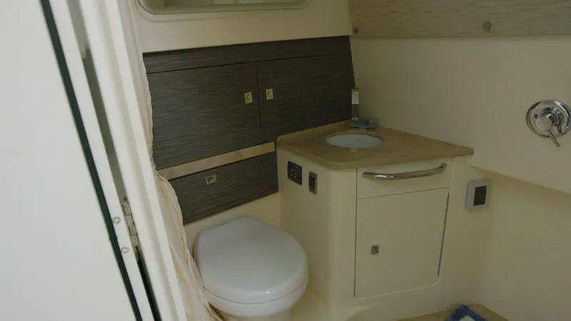 Slide: The Image of Boston Whaler 420 Outrage 2016 - 20