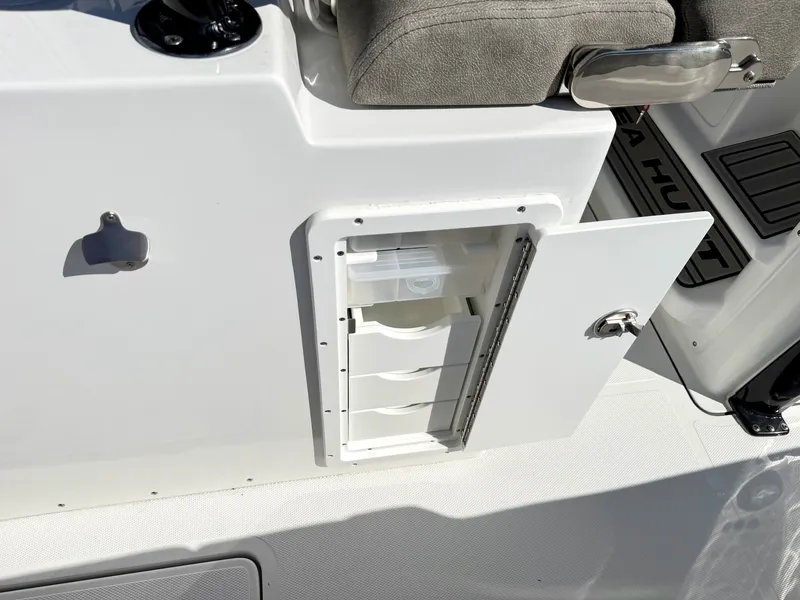 Slide: The Image of Sea Hunt Gamefish 30 CB 2026 - 23