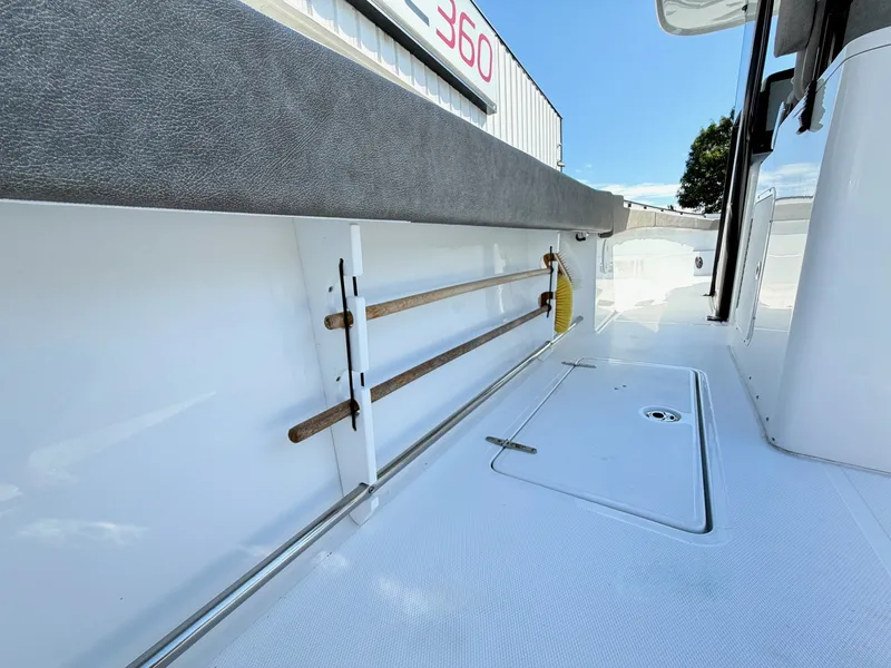 Slide: The Image of Sea Hunt Gamefish 30 CB 2026 - 11