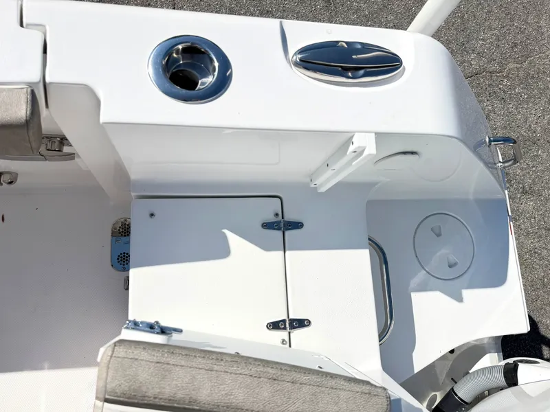 Slide: The Image of Sea Hunt Gamefish 30 CB 2026 - 7