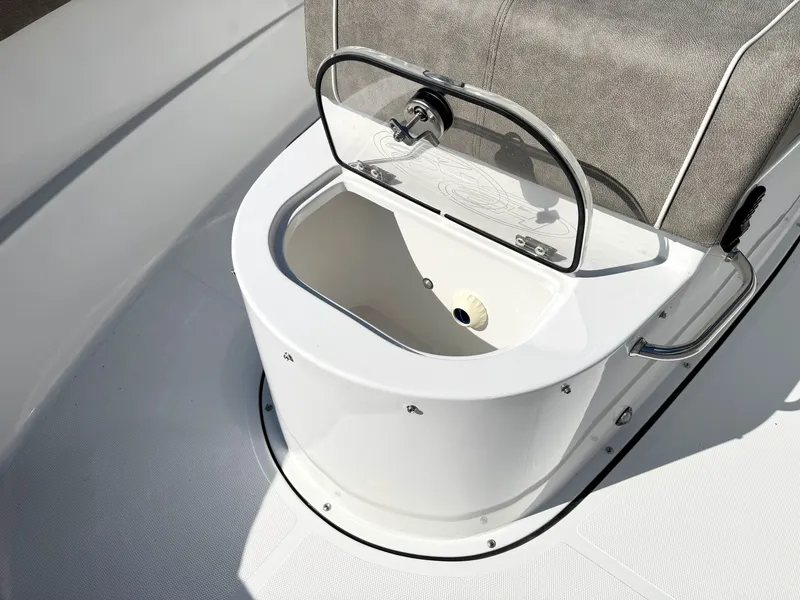 Slide: The Image of Sea Hunt Gamefish 30 CB 2026 - 27