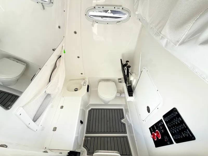 Slide: The Image of Sea Hunt Gamefish 30 CB 2026 - 31