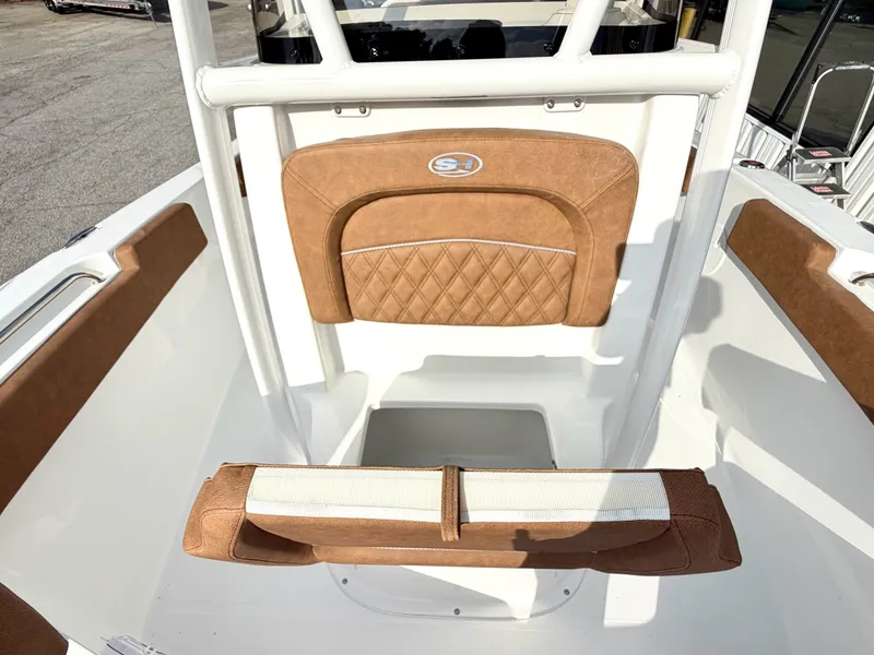 Slide: The Image of Sea Hunt Ultra 229 2027 - 20