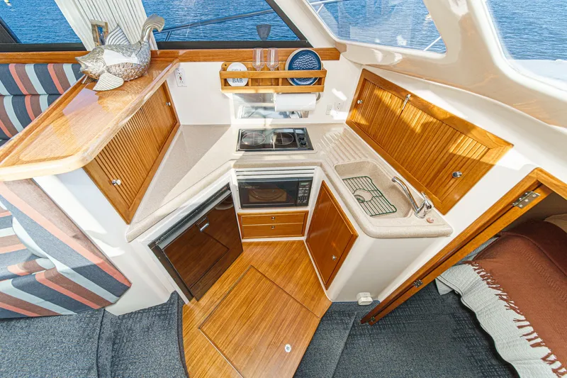 Slide: The Image of Riviera 34 Convertible 1998 - 39