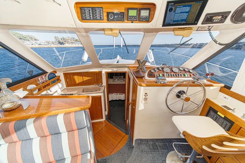 Slide: The Image of Riviera 34 Convertible 1998 - 30