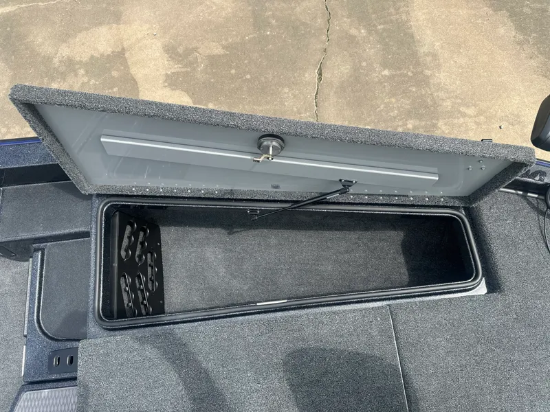 Slide: The Image of Caymas CX 201 PRO 2027 - 16