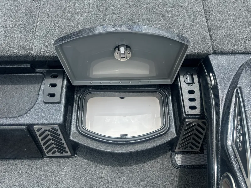 Slide: The Image of Caymas CX 201 PRO 2027 - 17