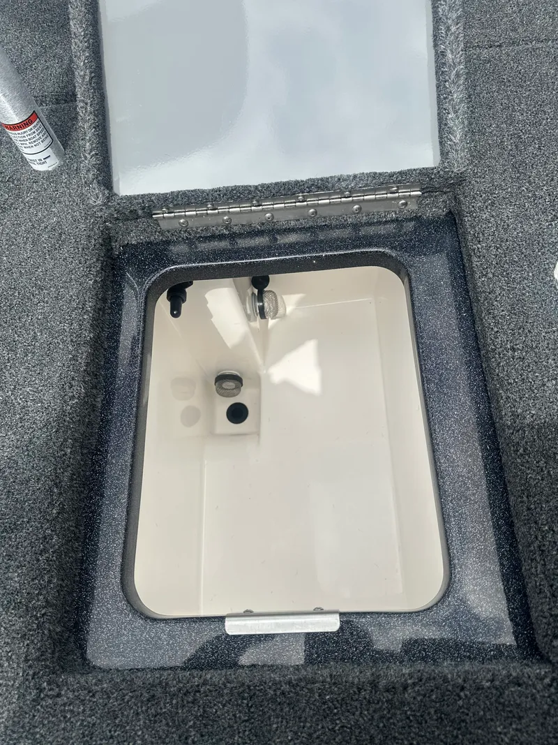 Slide: The Image of Caymas CX 201 PRO 2027 - 22