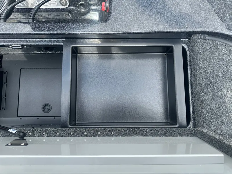 Slide: The Image of Caymas CX 201 PRO 2027 - 27