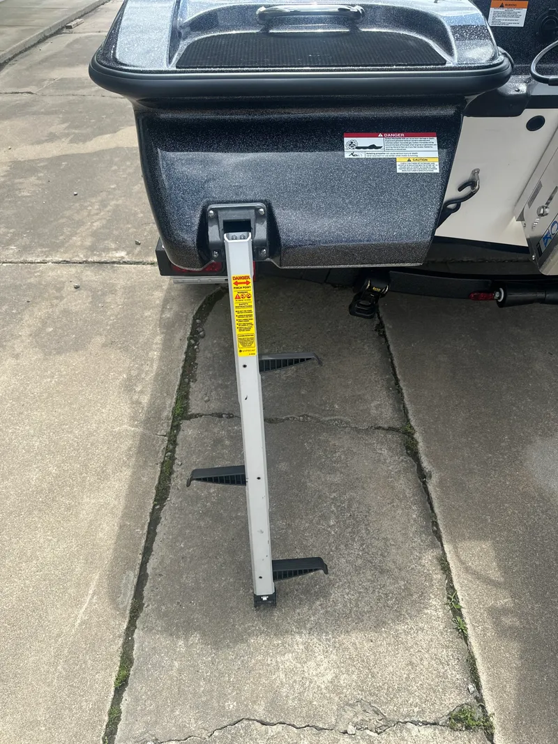 Slide: The Image of Caymas CX 201 PRO 2027 - 3