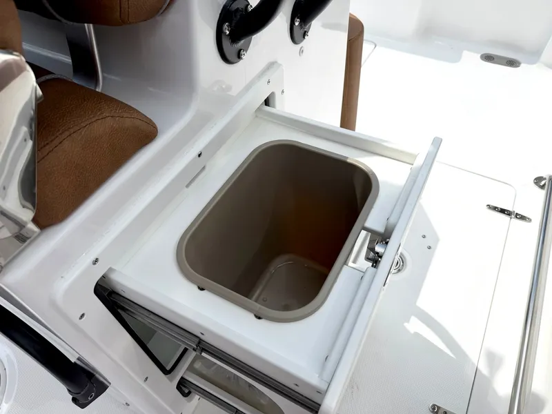 Slide: The Image of Sea Hunt Ultra 275 SE 2027 - 19